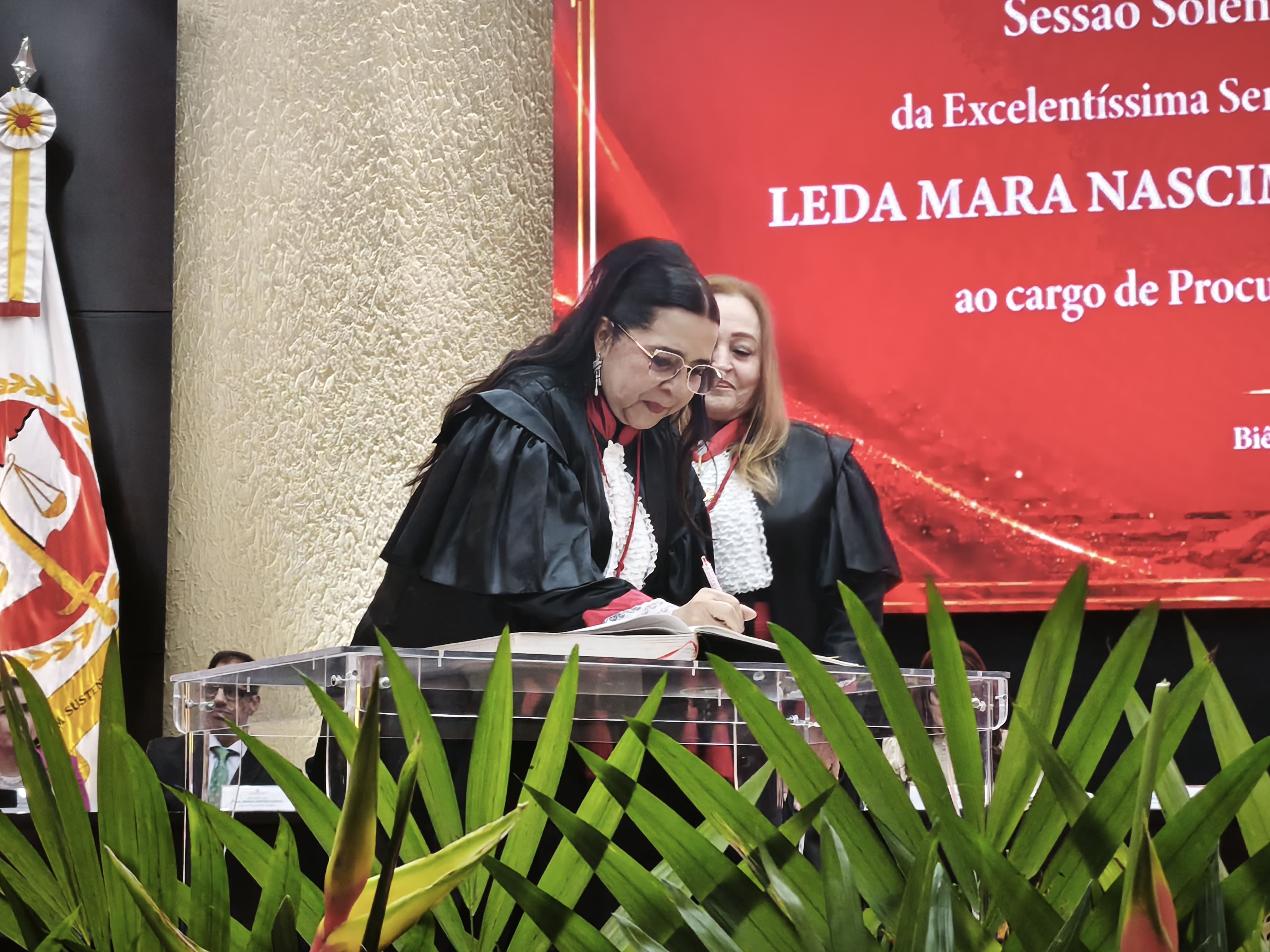 Professora da Ufam assume a chefia do MPAM pela terceira vez