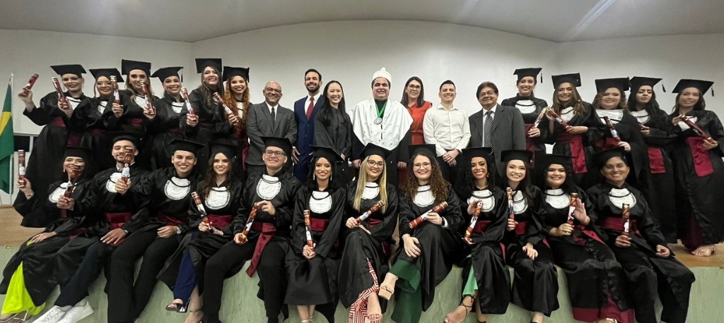 A Faculdade de Odontologia da Universidade Federal do Amazonas entregou à sociedade amazonense, 22 novos  profissionais formados em Odontologia