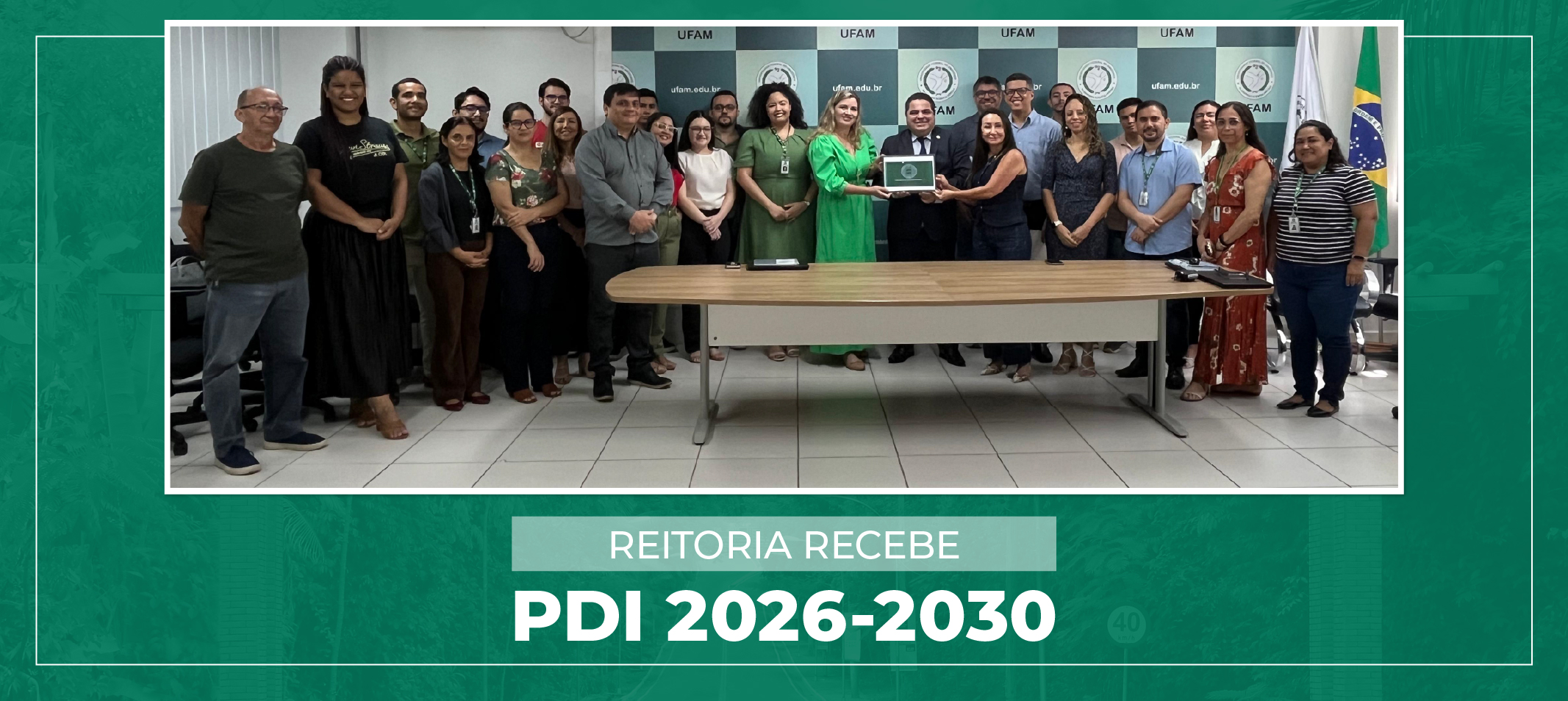Reitor e reitora eleita da Ufam recebem o PDI 2026-2030